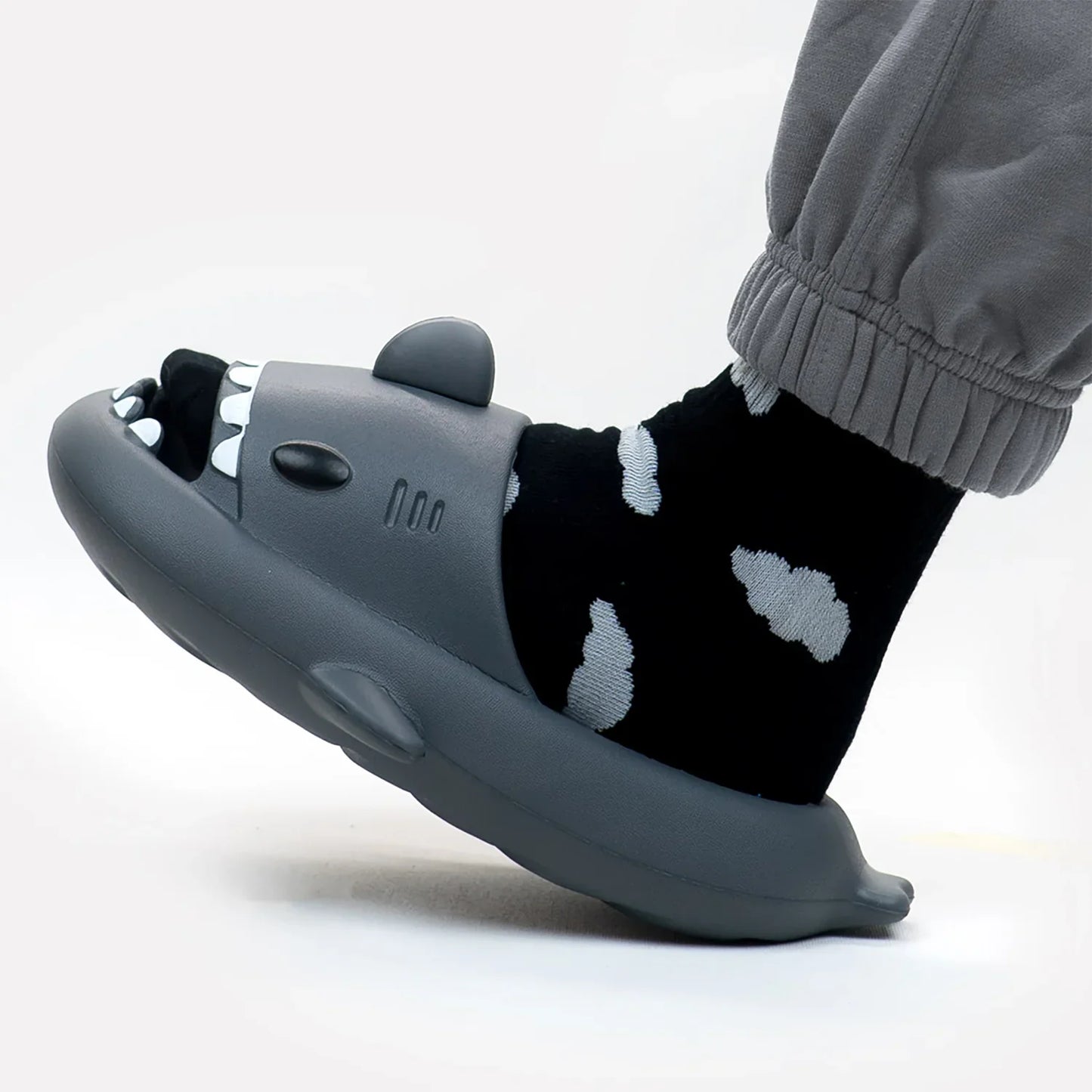 Sharky™ – Les sabots rigolos et ultra-confort pour petits et grands