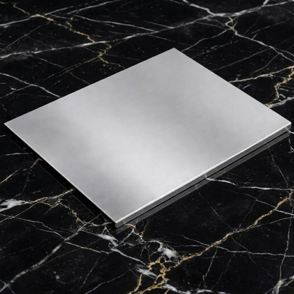 Planche à Découper en Acier Inox – Une surface de découpe élégante