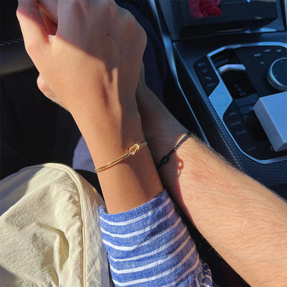 Bracelet Lien Éternel – Le symbole discret de l’amour qui unit